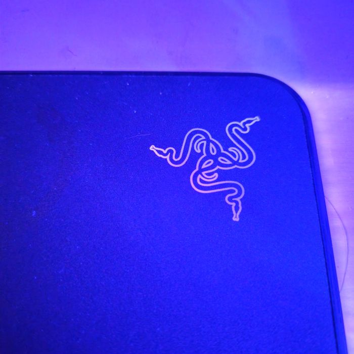 Razer Firefly V3 mousepad

Tapete de rato de superfície dura para que