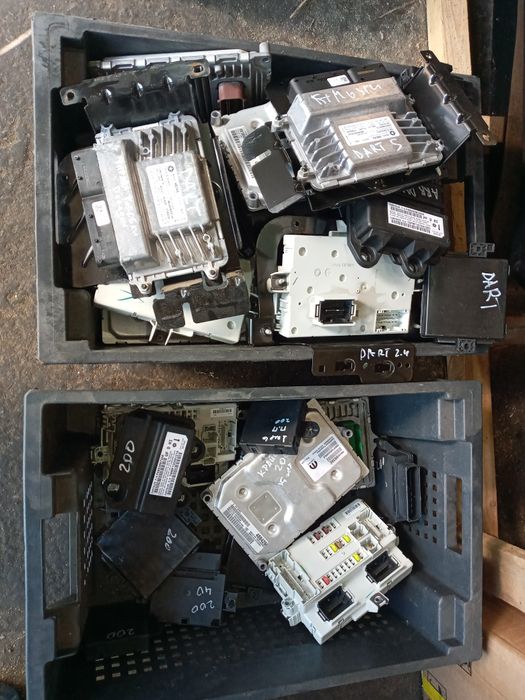 Блоки управления на авто Dodge Dart