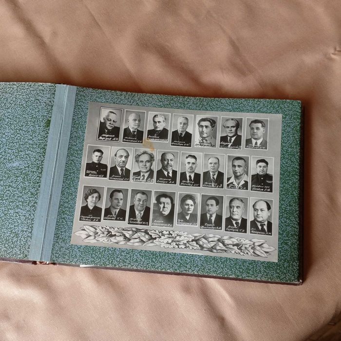 Альбом и диплом мед.института им. Богомольца выпуск 1951-1957