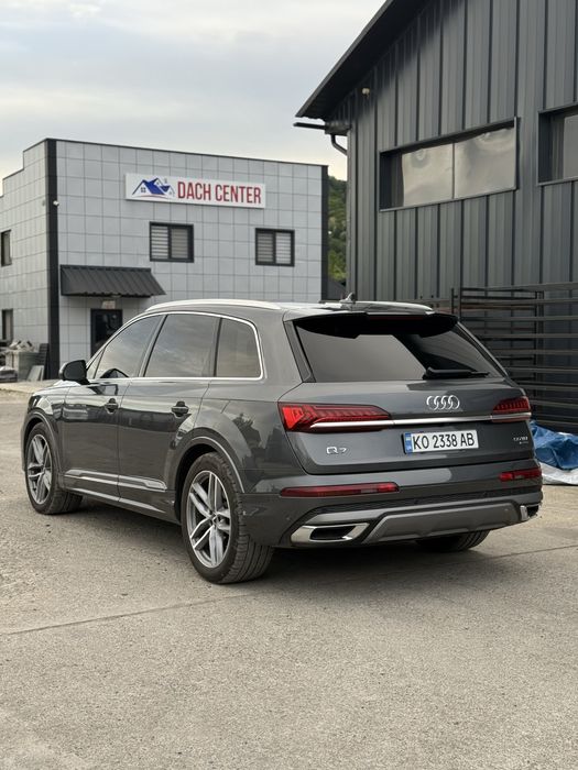 Audi q7.
