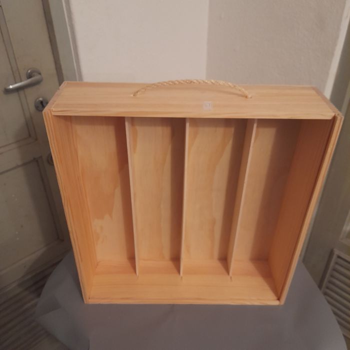 Caixa madeira garrafas