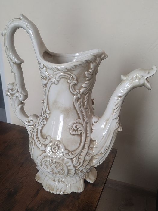 Porcelanowy dzbanek Capodimonte