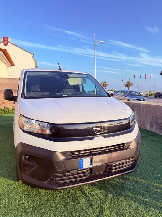 Carrinha Opel com apenas  7.000 KM (garantia de fáfrica)