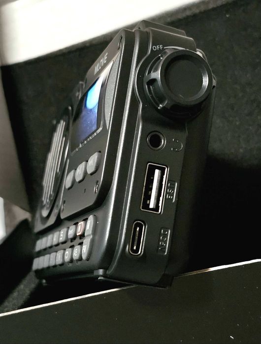 Продам радиоприёмник bluetooth динамик,проигрыватель USB/SD-идеально!