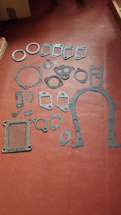 Рем.комплект прокладок для ремонта двигателя Зил-130,Урал-375 неполний