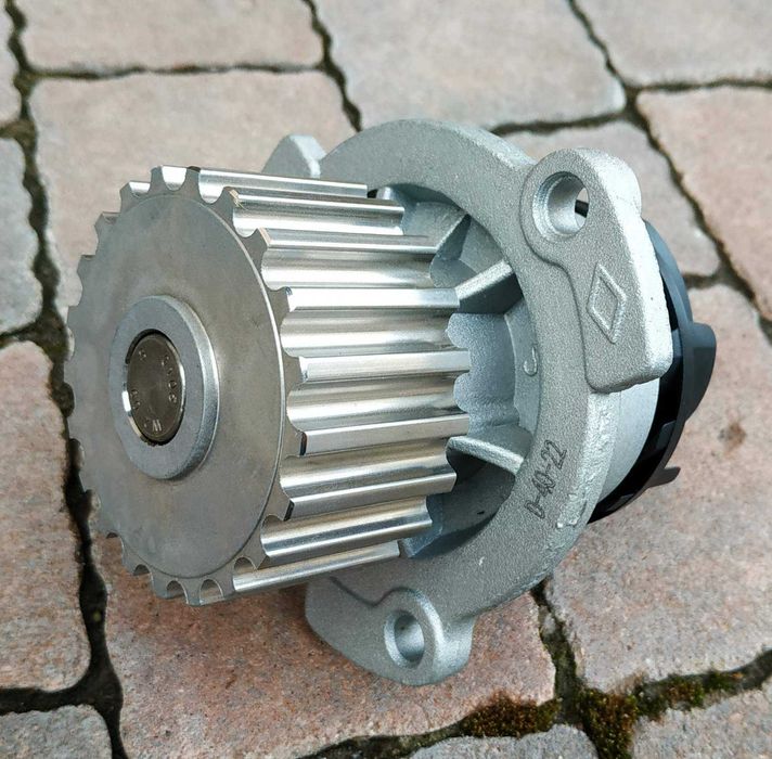 Помпа • Насос водяной •  Приора ВАЗ 21126 •  Dolz.