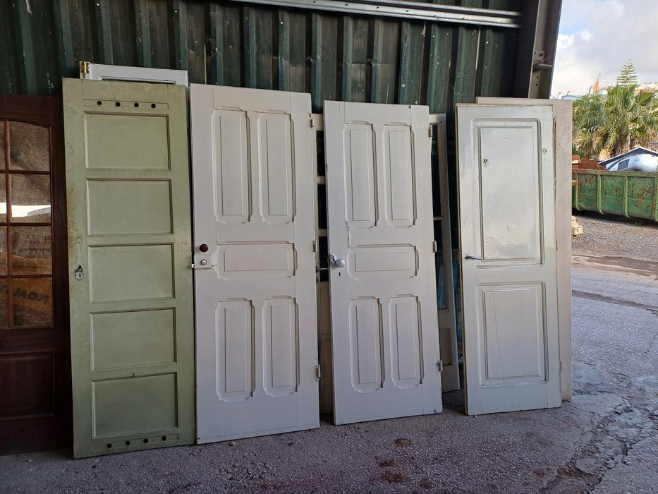 Portas usadas madeira maciça com e sem vidros
