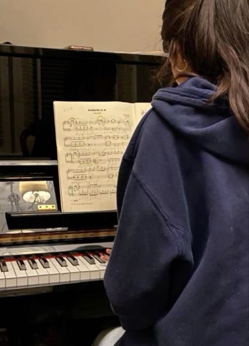 Уроки гри на піаніно з нуля