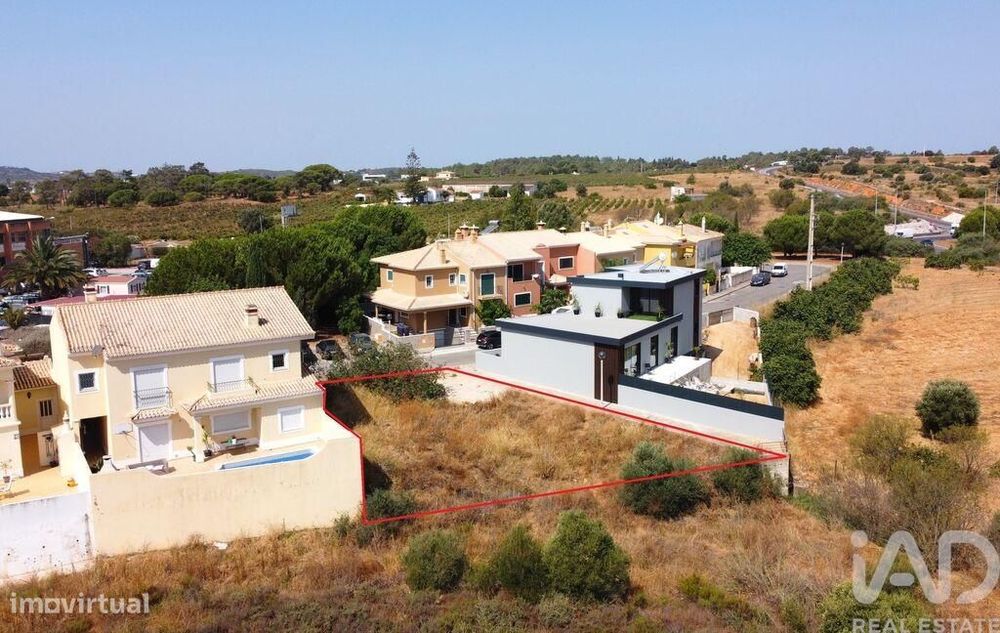 Terreno para construção T3 em Odiáxere de 300,00 m2