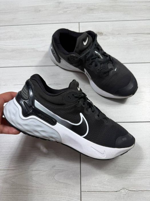 Кросівки Nike Renew Run 3 р.42EUR 26,5cm