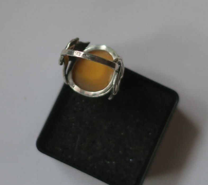 Stary srebrny pierścionek z bursztynem srebro 925