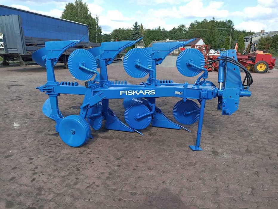 Plugi trzyskibowe obrotowe Fiskars Overum.Zabezpieczenia