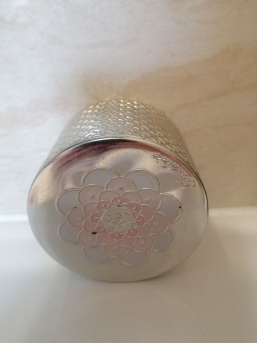 Puszka po meteorites guerlain