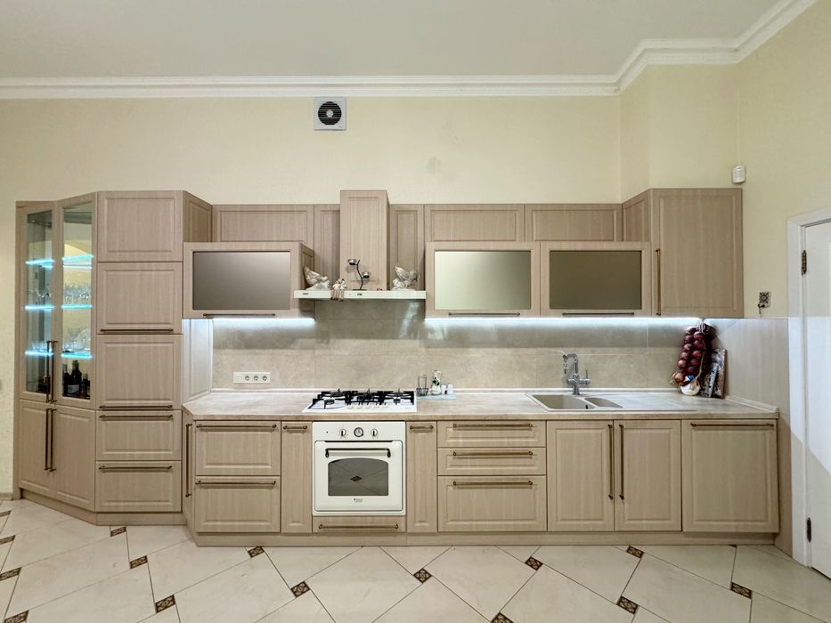 Продаж 3 кім. квартири вул. І. Франка - історичний центр Львова