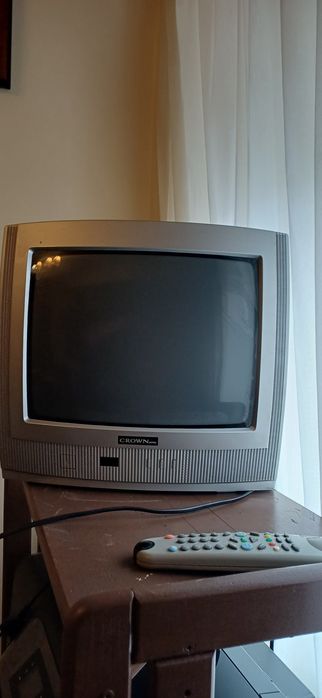Tv crown com comando - a funcionar64751806461955120