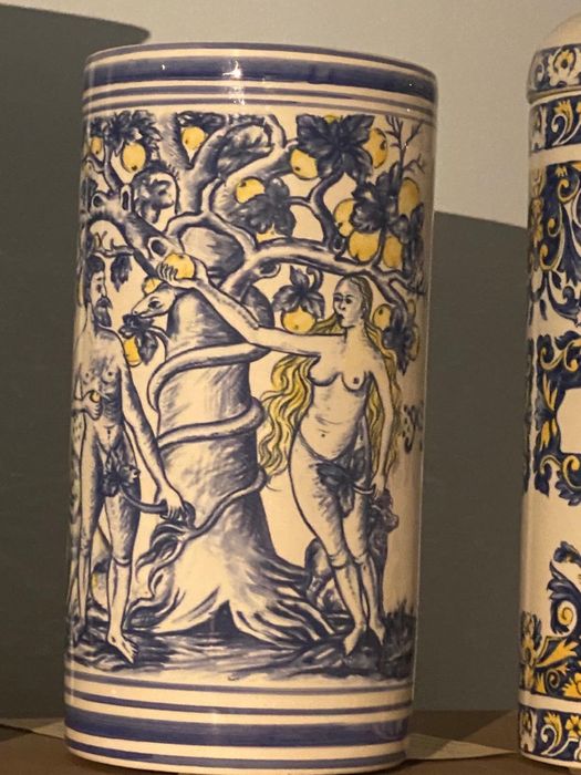 Potes de farmácia antiga (Cerâmica de Coimbra)