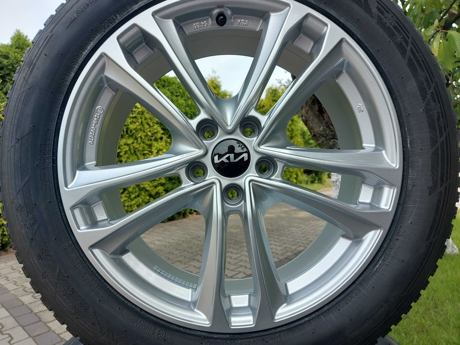 19 HYUNDAI Santa Fe, Ioniq 5, Tucson, iX35 KIA Sorento, Sportage Mazda