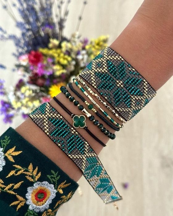 Браслети з бісеру, гердани, чокери