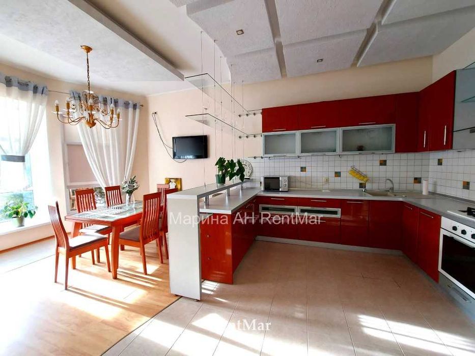 Добротный дом! Жилой подвал! 4 спальни  Б Фонтан Видео