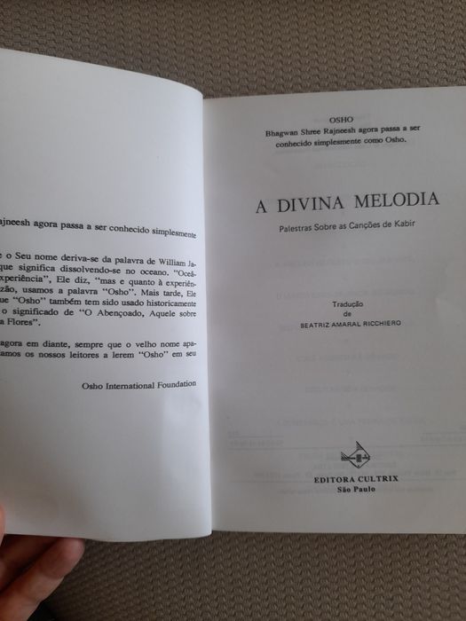 Livro "A divina melodia"