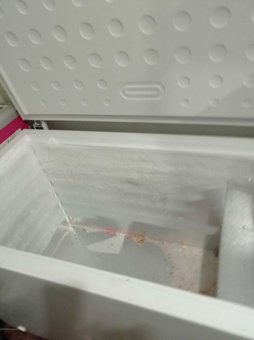 Arca congeladora com 6 meses de uso como nova com 1,30m
