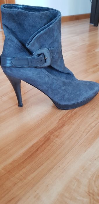 Zamszowe botki Gino Rossi 38