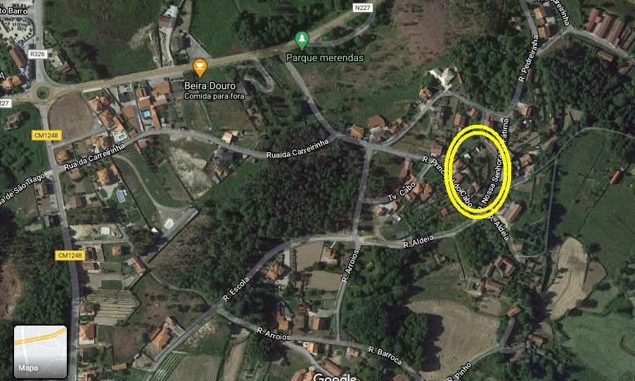 Moradia para reconstrução e Quinta com barracão, canastro e poço.