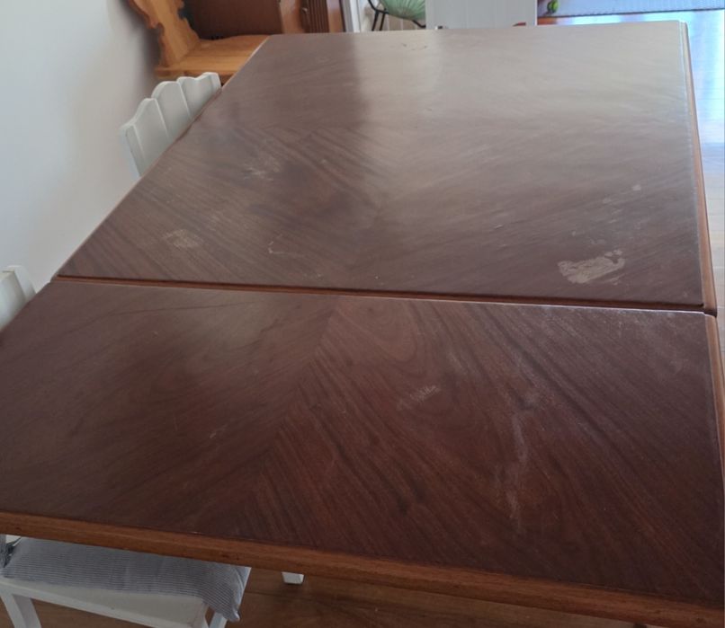 Mesa de Madeira Maciça