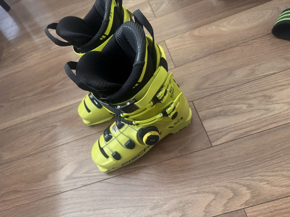 wyczynowe buty narciarskie Fischer RC4 130 MV BOA