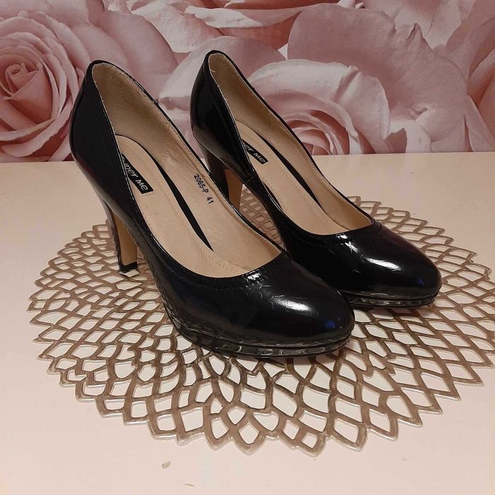 Czółenka,Półbuty 41 lakierki.Czarne !!!