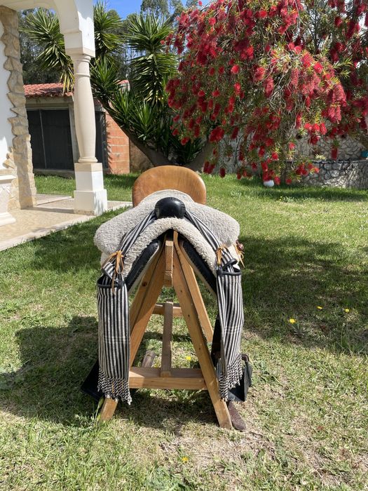 Montura sela espanhola