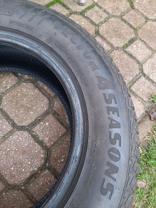 2x Opony całoroczne 215/65R16 GoodYear Vector4Sasons 7mm