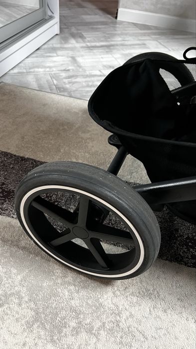 Продам коляску прогулку Cybex balios S Lux 2024 чёрную