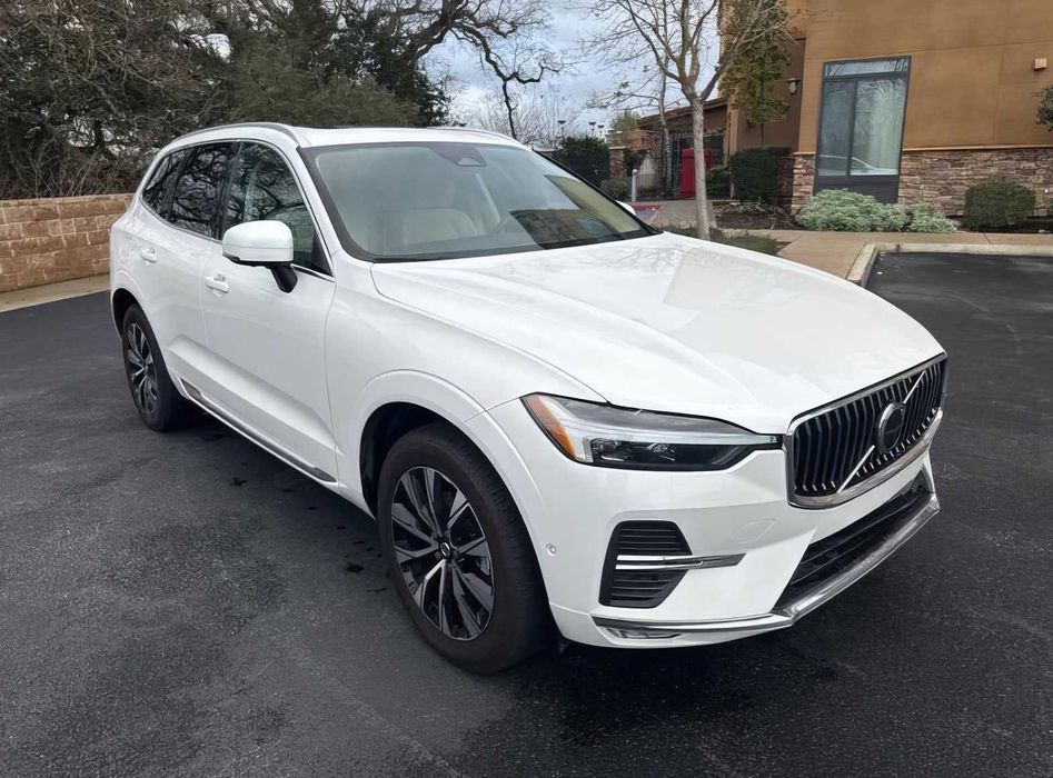 Volvo XC60      2023