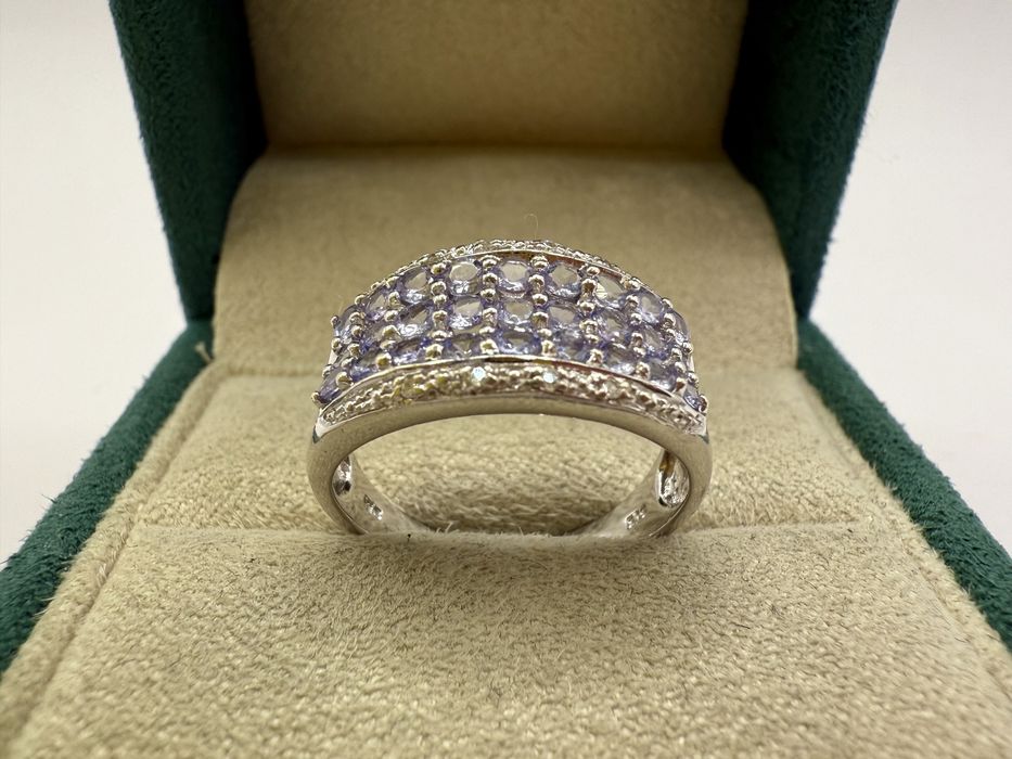 Złoty pierścionek z ametystami 0,81ct i diamentami