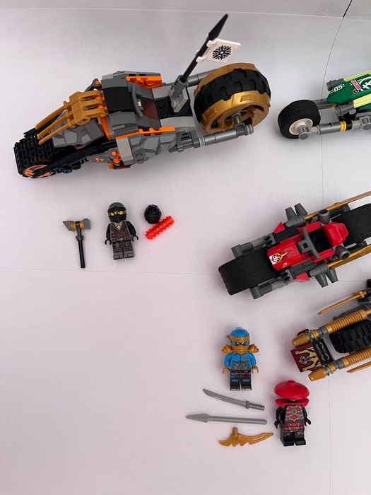 Набори Lego Ninjago та фігурки