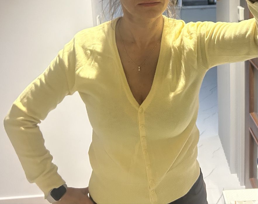 Cienki sweterk na guziki