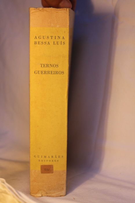 1ª edição de "Ternos Guerreiros" (1960), de Agustina Bessa-Luís