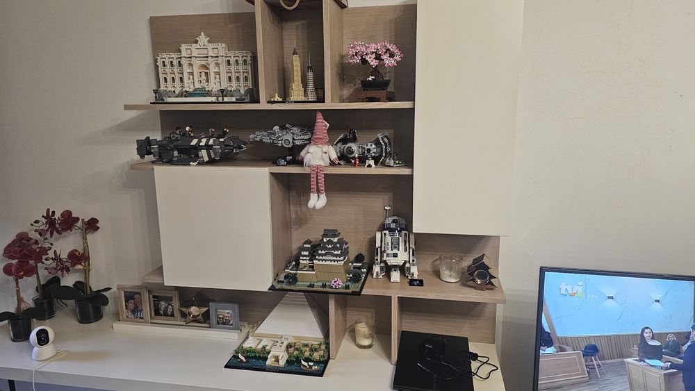 Estante móvel de parede moderna