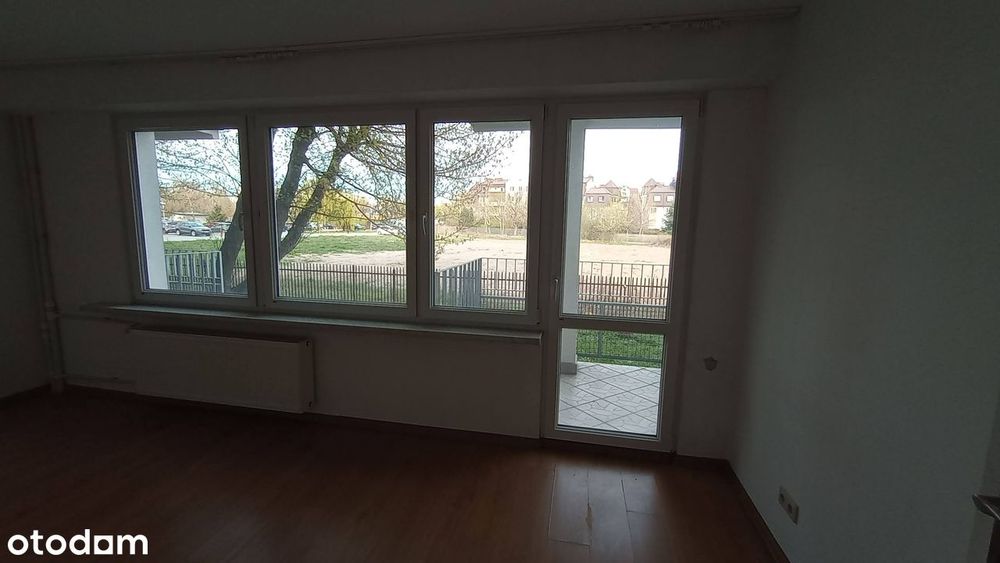 Przytulne mieszkanie z osobną kuchnią i balkonem.