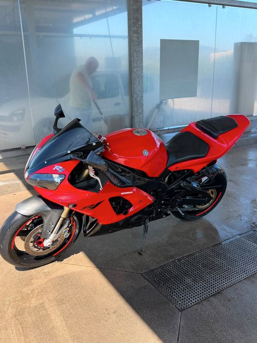 Yamaha  R1  2002