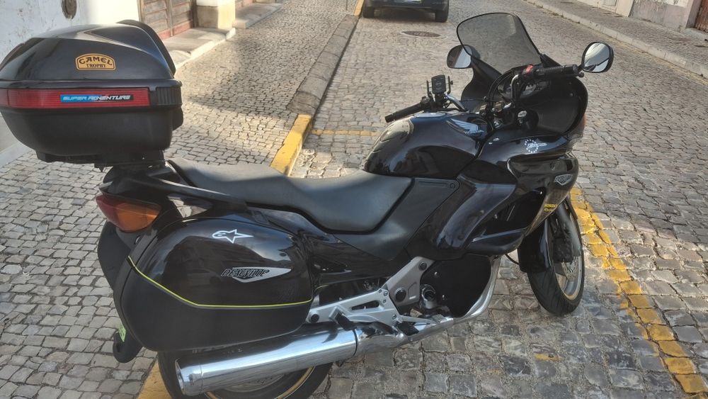 Honda NT650V (Deauville) -
