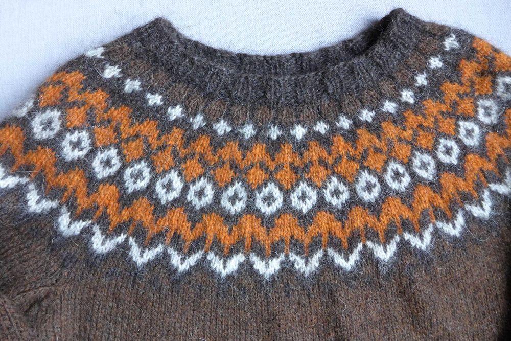 Wełniany ISLANDZKI SWETER lopapeysa 36 S rękodzieło HANDMADE norweski