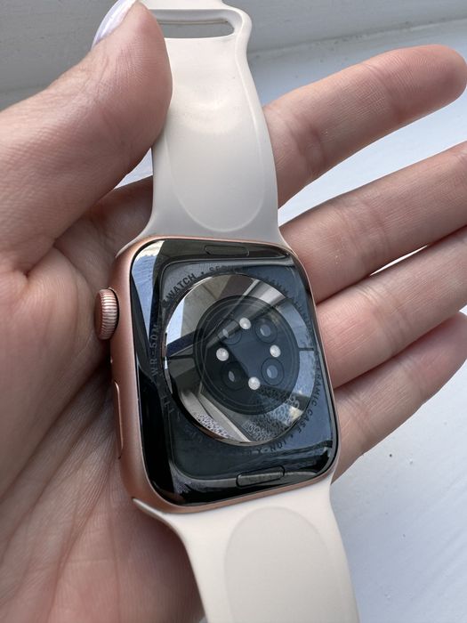 Apple Watch Model 6 Rose Gold 44mm