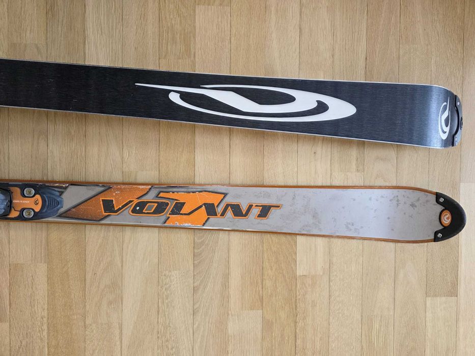 Narty zjazdowe męskie Volant Gravity 180 cm naostrzone i nasmarowane