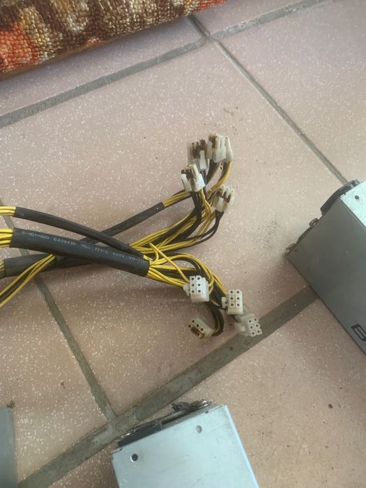 Продам блок живлення