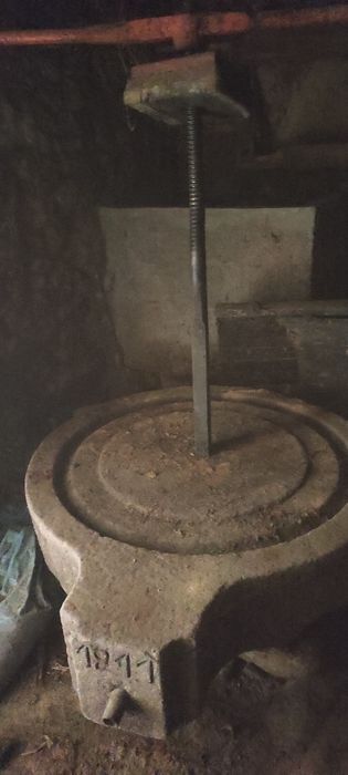 Prensa de pedra antiga