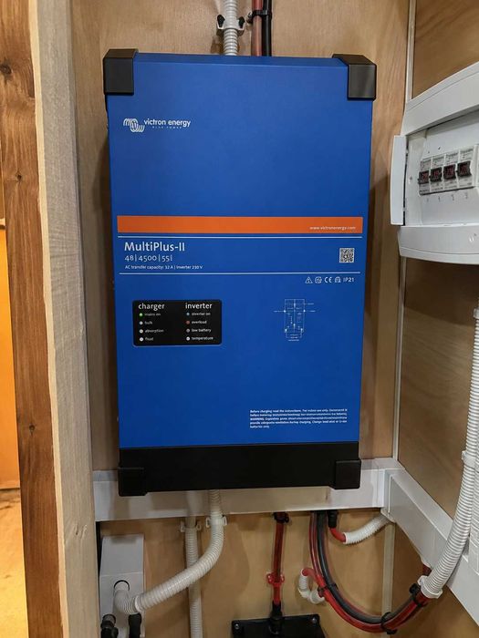 Інвертор VictronEnergy MultiPlus-II 48/4k5/55-32 230V однофазний чиста синусоїда