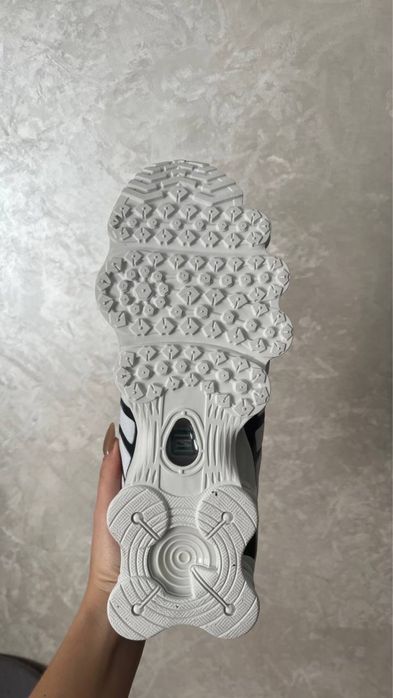 Кросівки Nike Shox