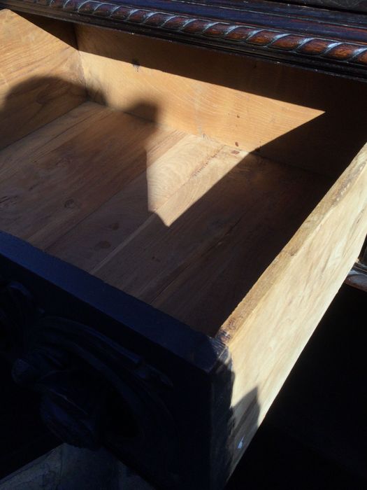 Móvel Copeiro séc XVIII Madeira maciça entalhada Anjos 2,26 mt altura